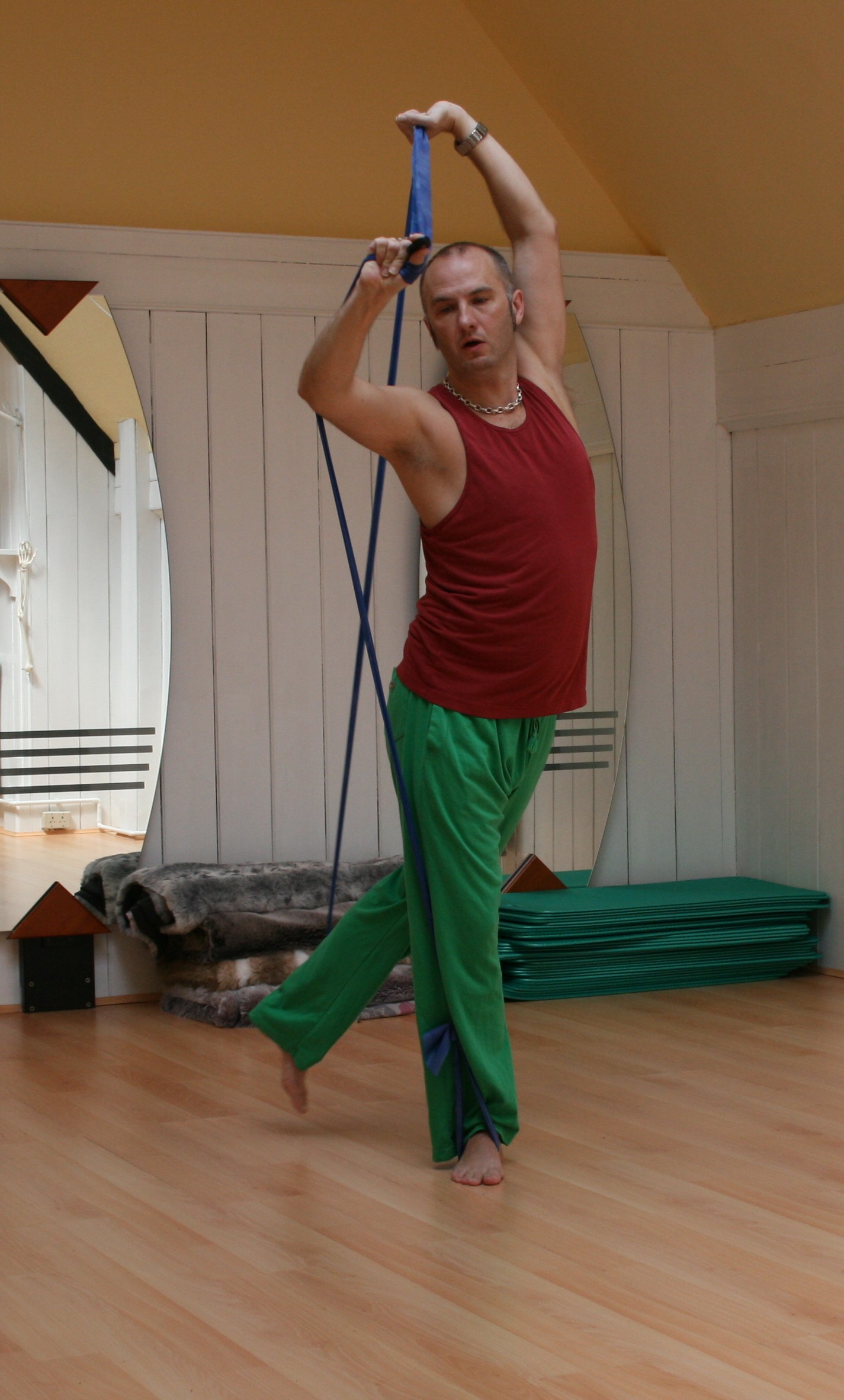 Stretching and Twisting The Spine - Theraband Franklin Method Exercise